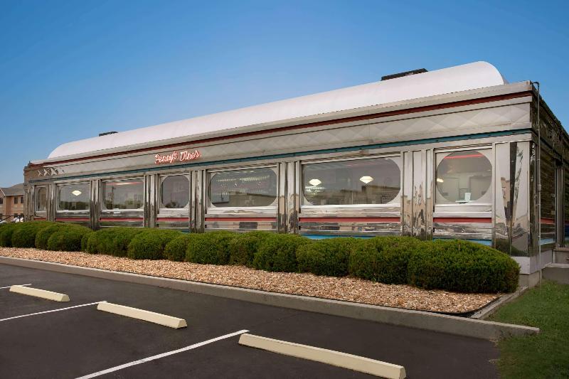 Travelodge by Wyndham Dexter image