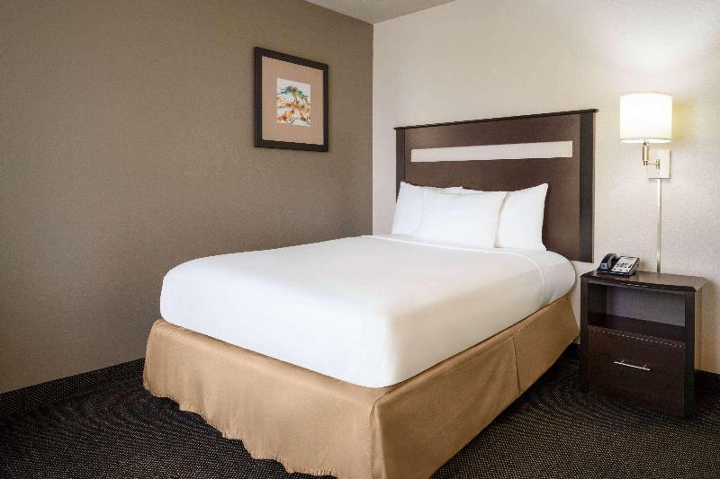Travelodge by Wyndham Dexter image