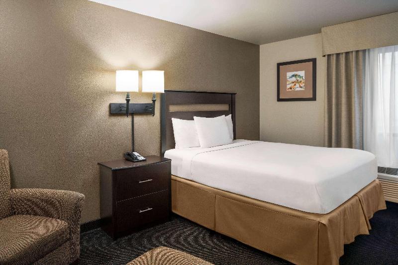 Travelodge by Wyndham Dexter image