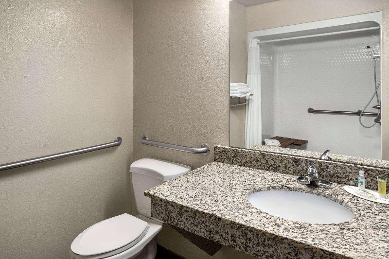 Travelodge by Wyndham Dexter image