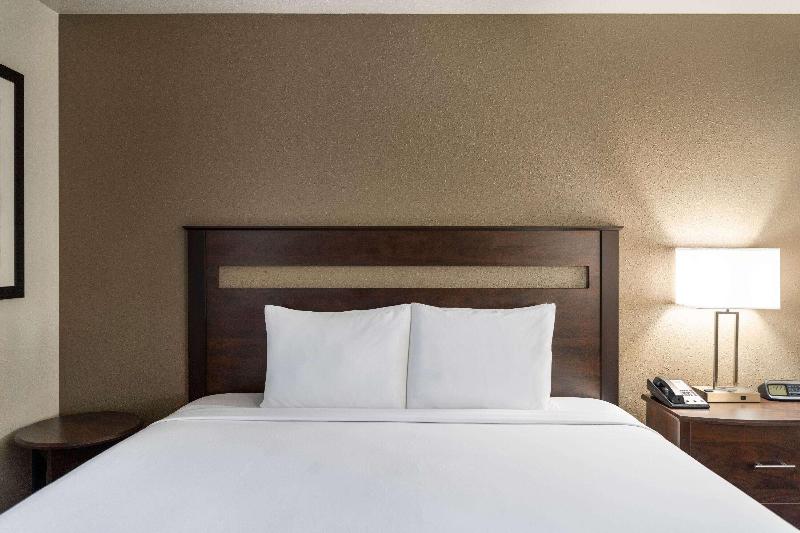 Travelodge by Wyndham Dexter image