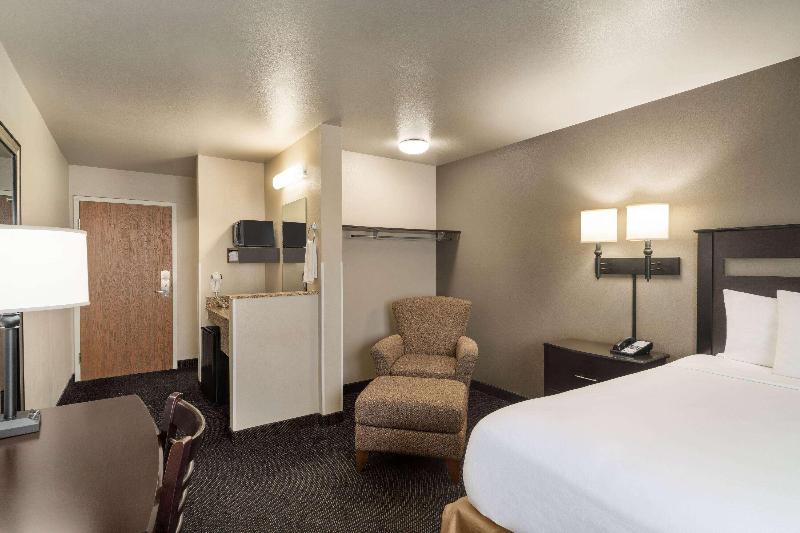 Travelodge by Wyndham Dexter image