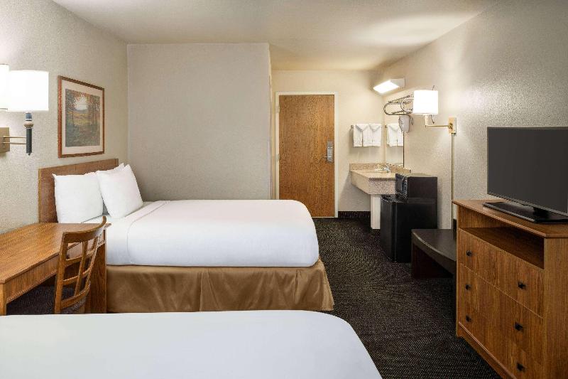 Travelodge by Wyndham Dexter image