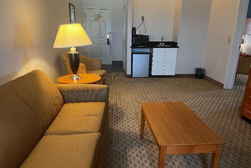 Baymont Inn & Suites Brenham image
