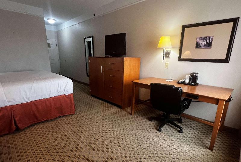 Baymont Inn & Suites Brenham image
