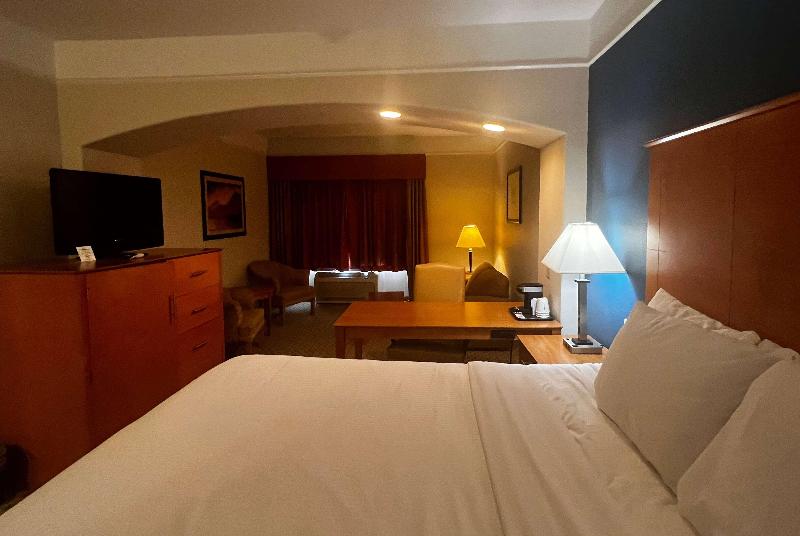 Baymont Inn & Suites Brenham image