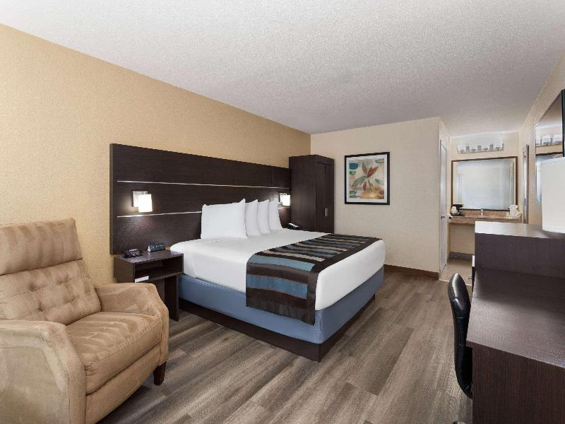 Baymont Inn & Suites Punta Gorda/Port Charlotte image