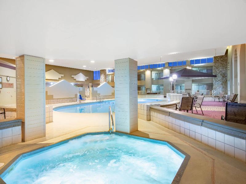 Ramada By Wyndham Midtown Grand Island