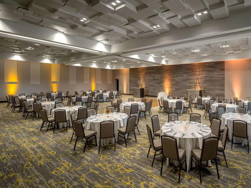 The Summit Hotel image