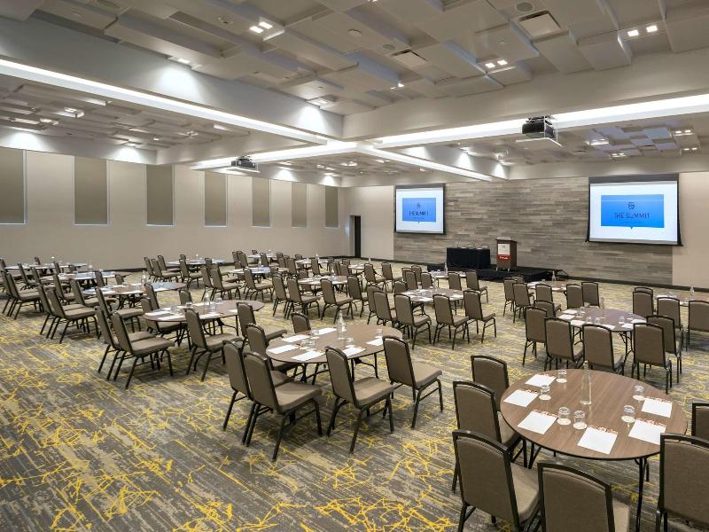 The Summit Hotel image