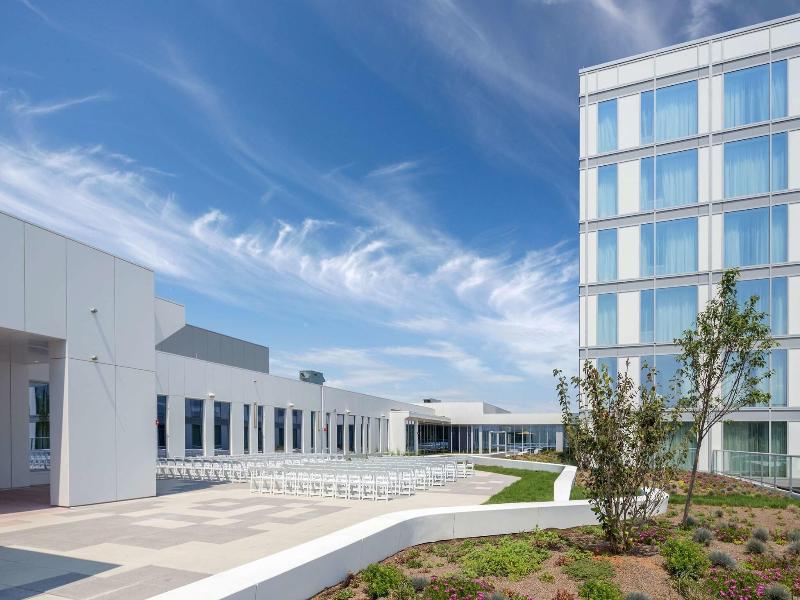 The Summit Hotel image