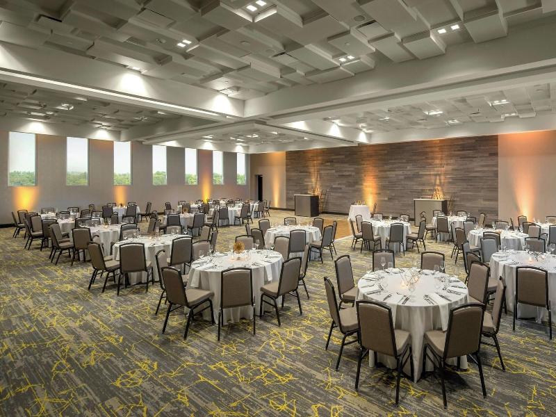 The Summit Hotel image