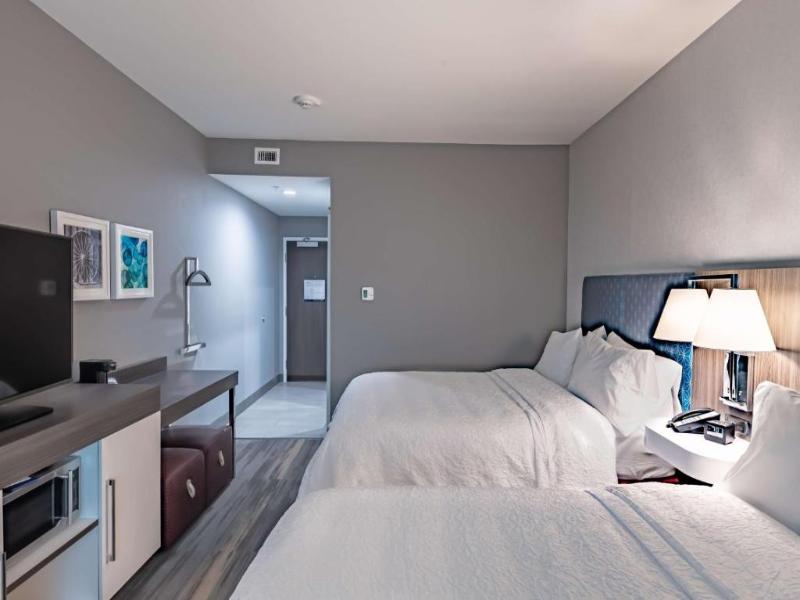 Hampton Inn & Suites Dallas/Plano Central image