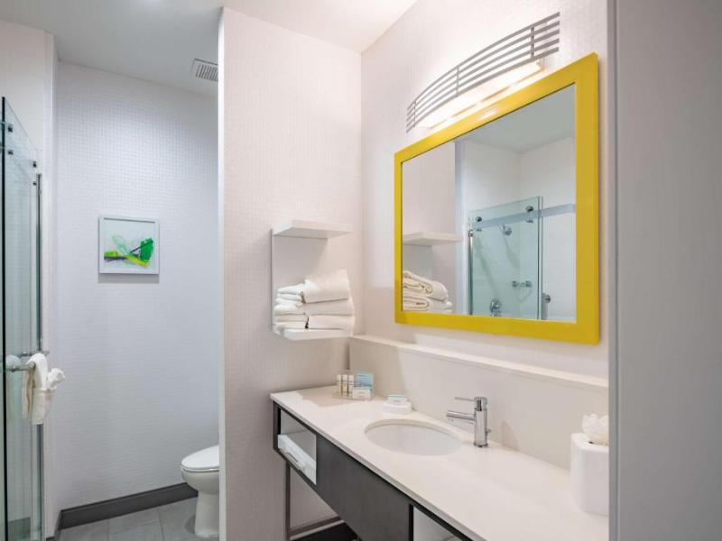 Hampton Inn & Suites Dallas/Plano Central image