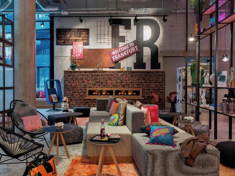 Moxy Frankfurt City Center image