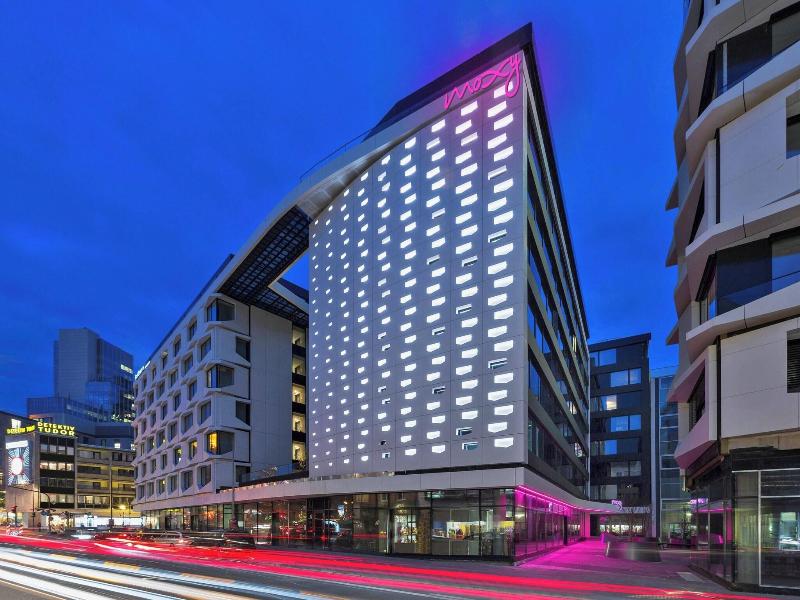 Moxy Frankfurt City Center image