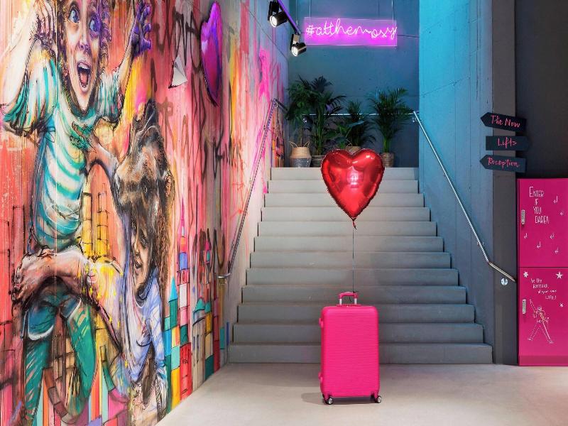 Moxy Frankfurt City Center image