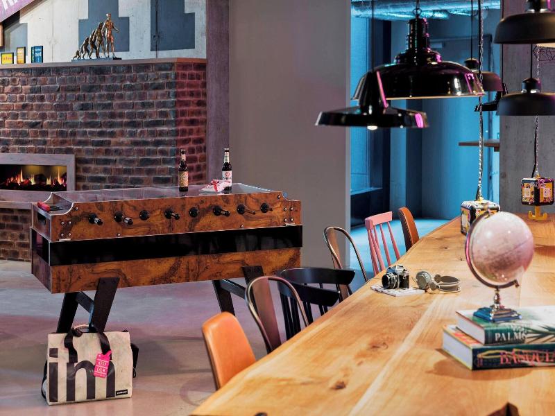 Moxy Frankfurt City Center image