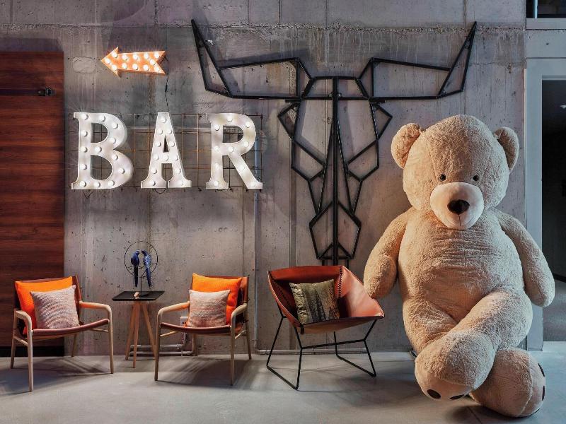 Moxy Frankfurt City Center image