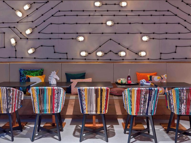 Moxy Frankfurt City Center image