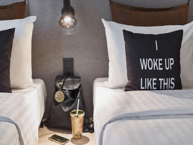 Moxy Frankfurt City Center image