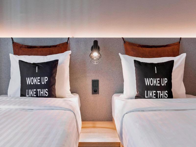 Moxy Frankfurt City Center image