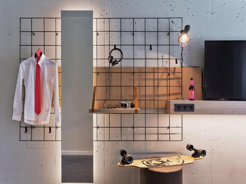 Moxy Frankfurt City Center image