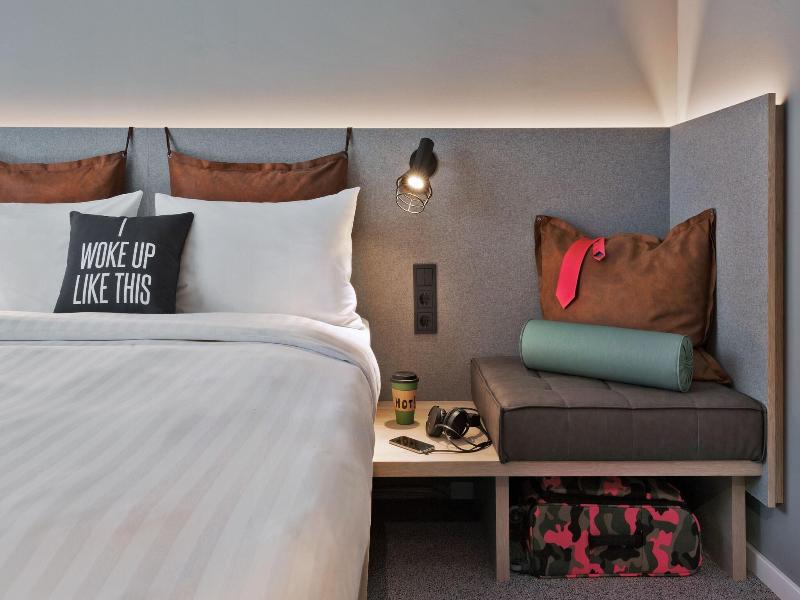 Moxy Frankfurt City Center image