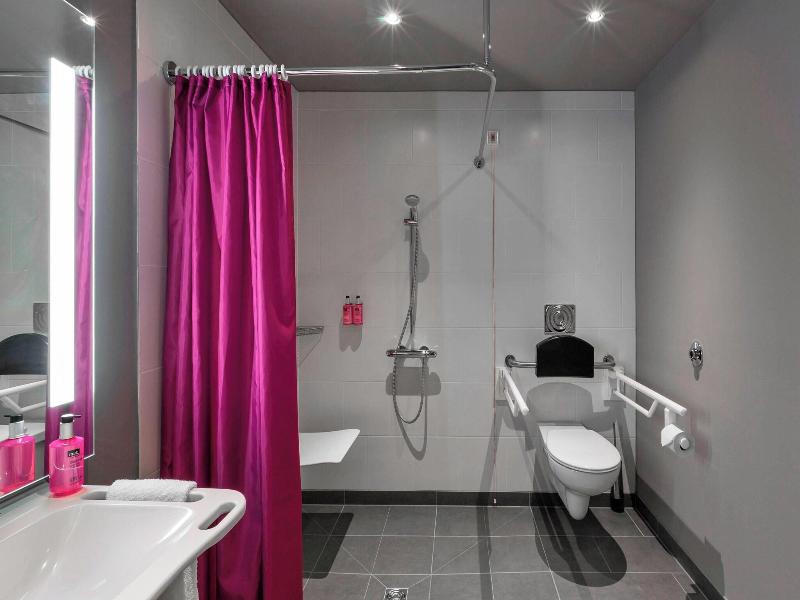 Moxy Frankfurt City Center image