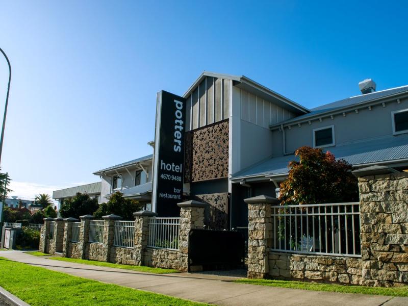 Potters Toowoomba Hotel image