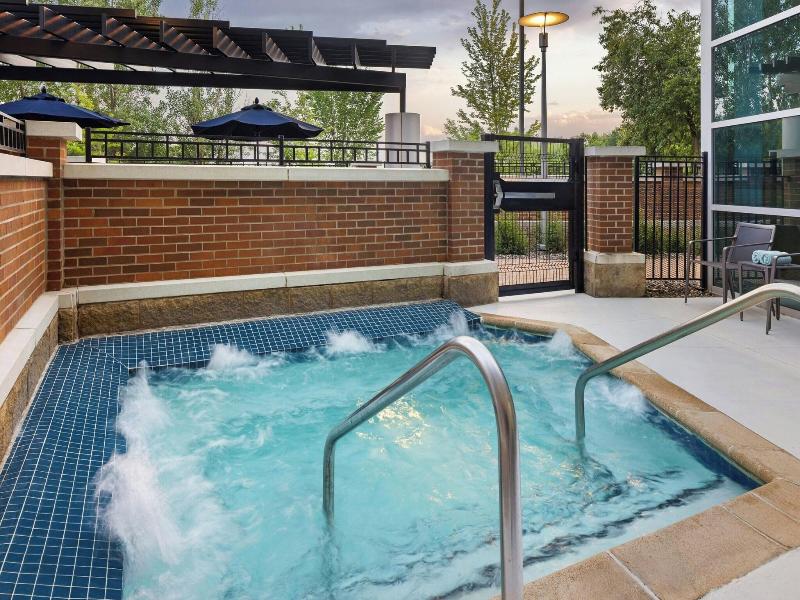 Courtyard Minneapolis Maple Grove/Arbor Lakes image
