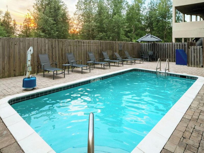 Fairfield Inn & Suites Savannah Midtown image