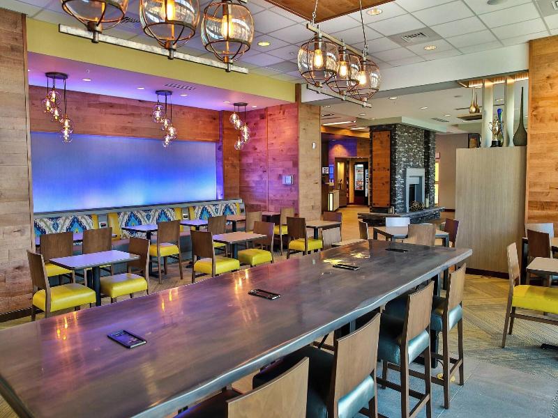 Fairfield Inn & Suites Savannah Midtown image