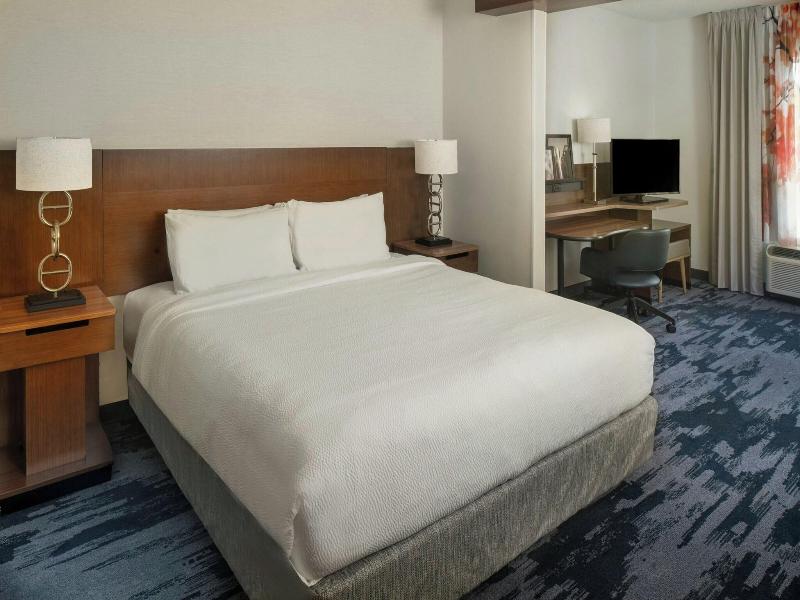 Fairfield Inn & Suites Savannah Midtown image