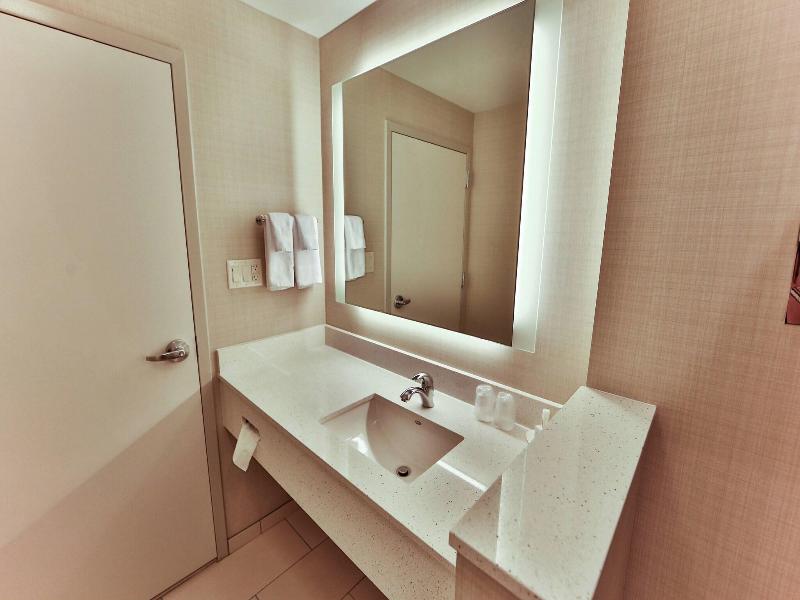 Fairfield Inn & Suites Savannah Midtown image