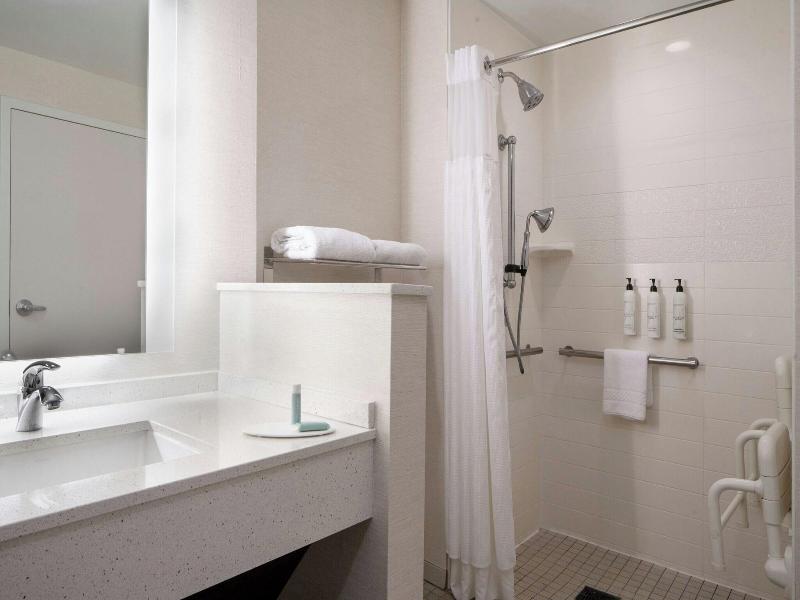 Fairfield Inn & Suites Savannah Midtown image