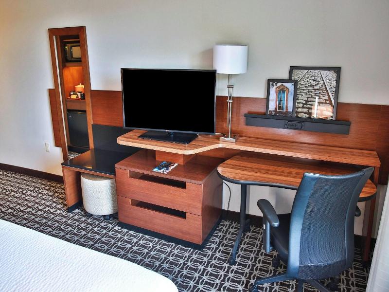 Fairfield Inn & Suites Savannah Midtown image