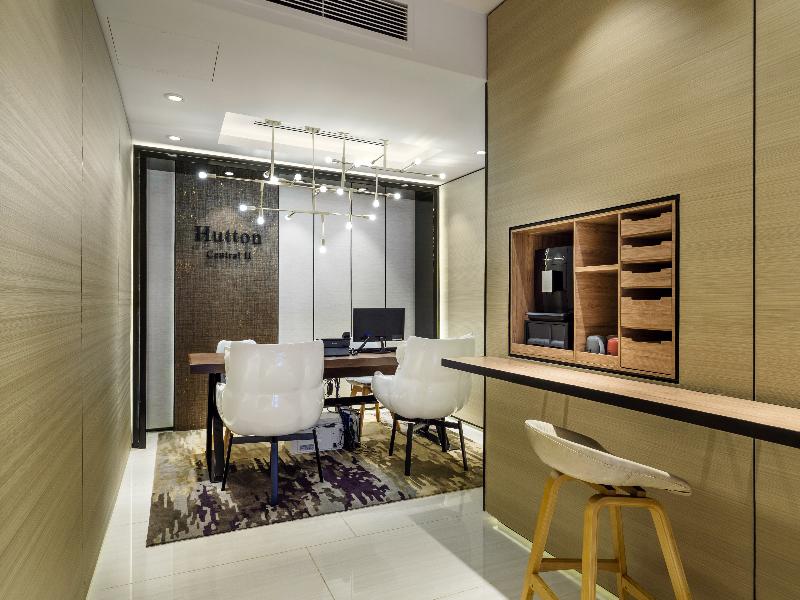 Hutton Central Hotel By PHC