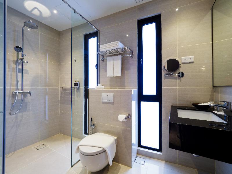 Hutton Central Hotel By PHC