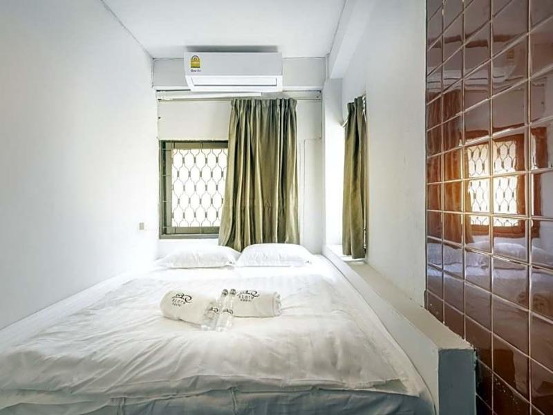 Sloth Hostel image