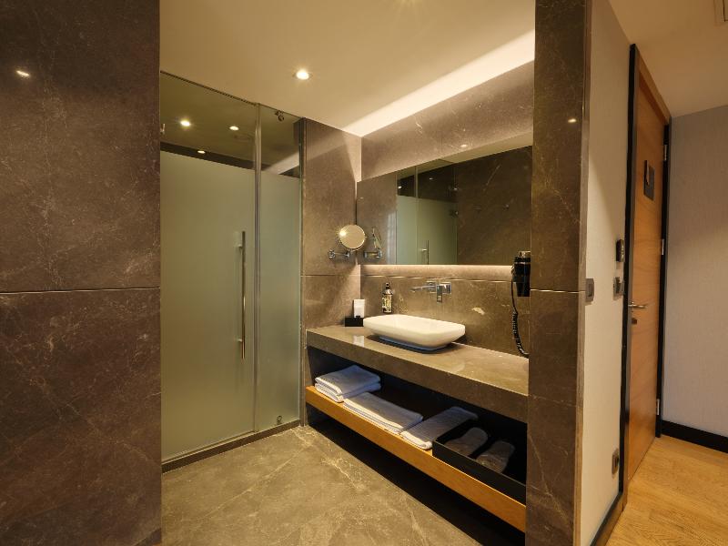 Metropolitan Hotels Bosphorus image