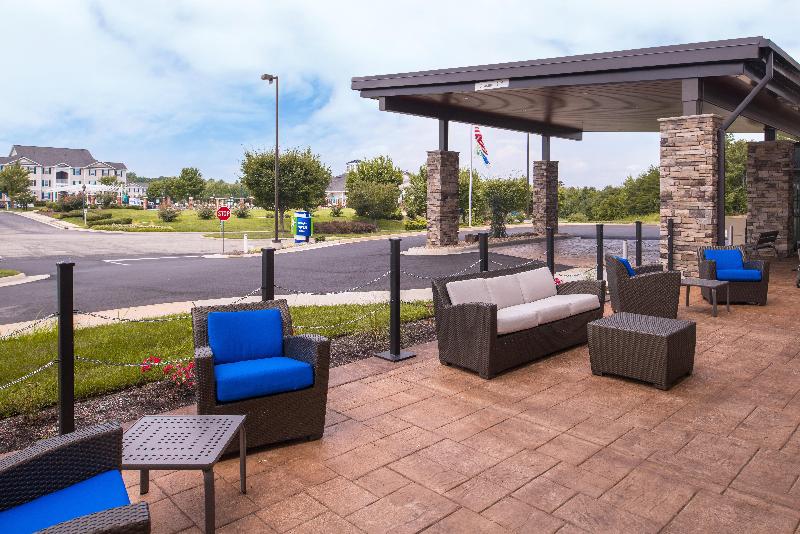 Holiday Inn Express Farmville image