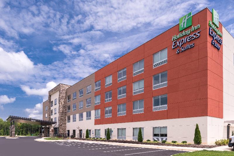 Holiday Inn Express Farmville image