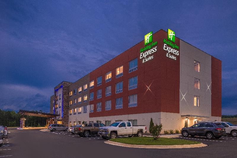 Holiday Inn Express Farmville image