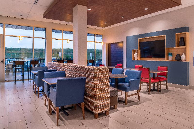 Holiday Inn Express Farmville image