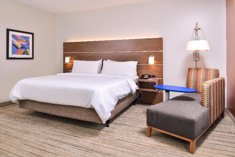Holiday Inn Express Farmville image
