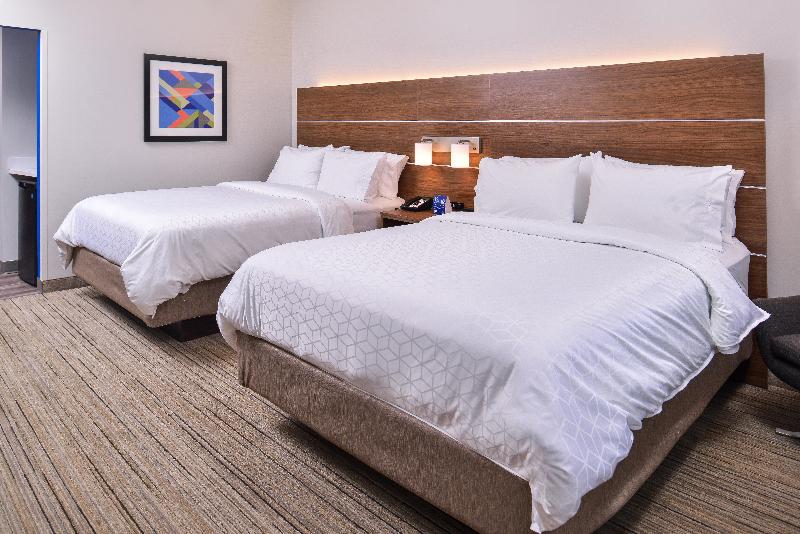 Holiday Inn Express Farmville image
