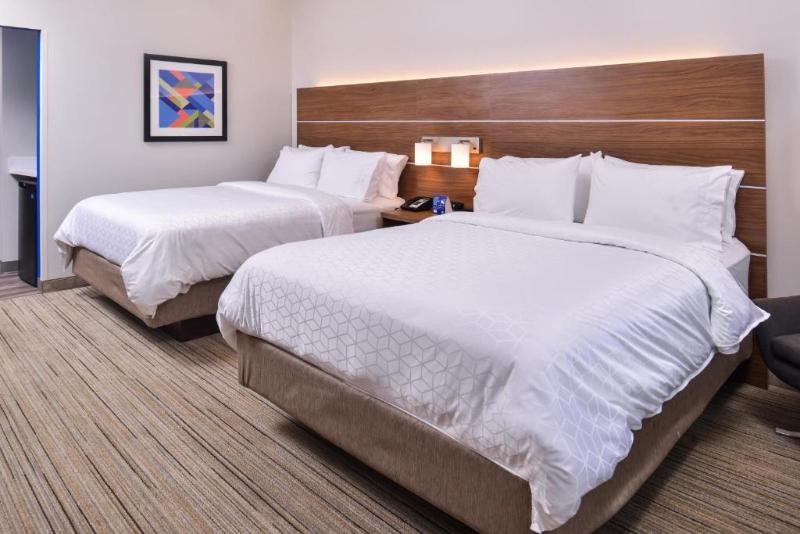 Holiday Inn Express Farmville image