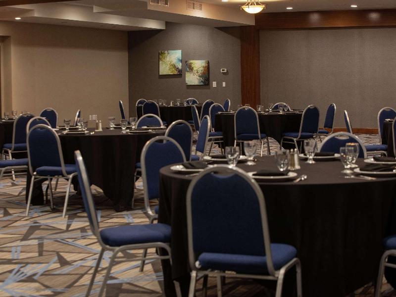 Doubletree By Hilton Omaha Southwest image