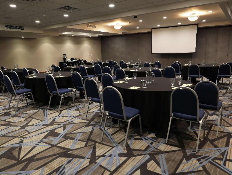 Doubletree By Hilton Omaha Southwest image